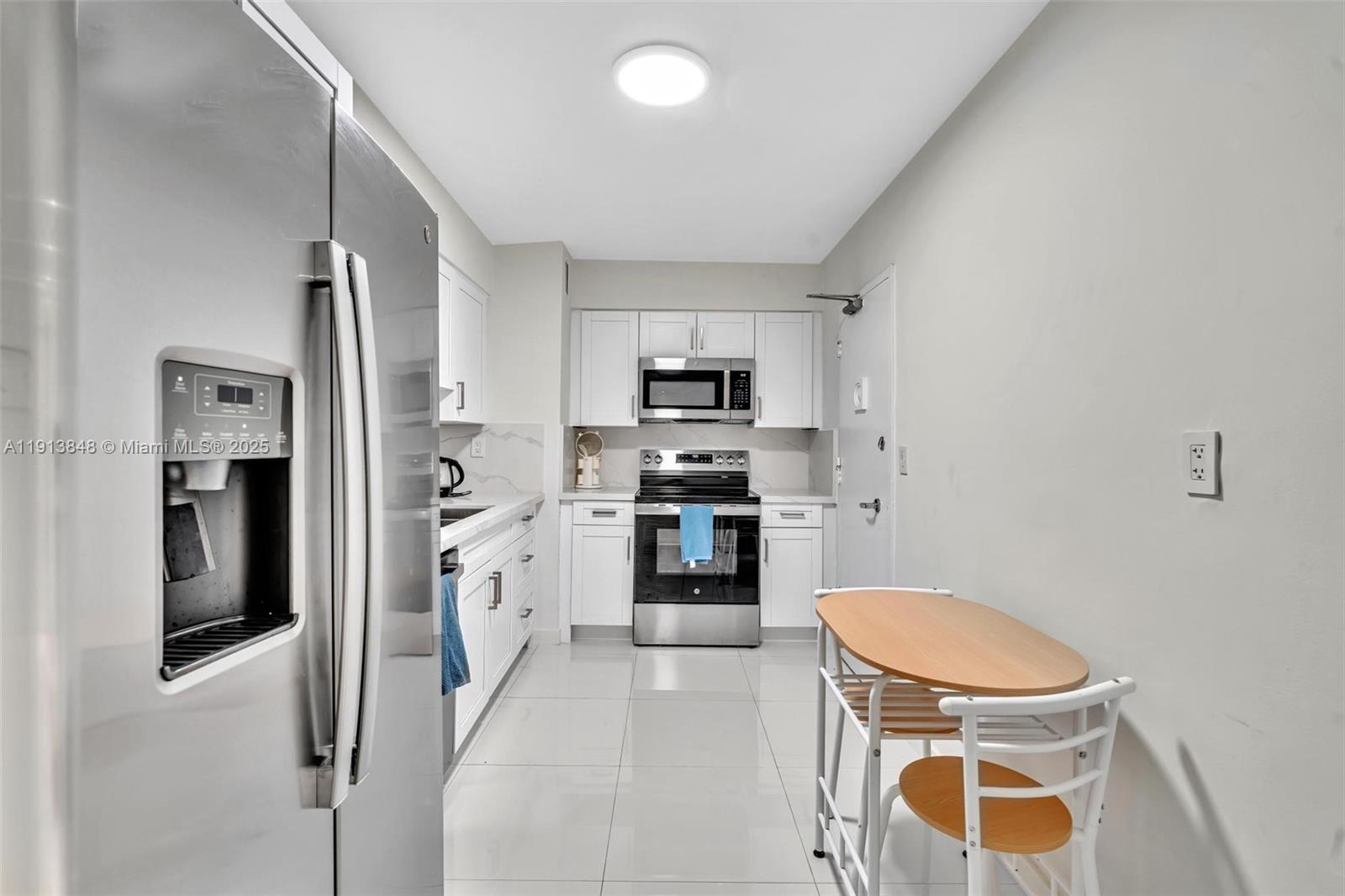 CARLISLE ON THE OCEAN CON - Residential Lease