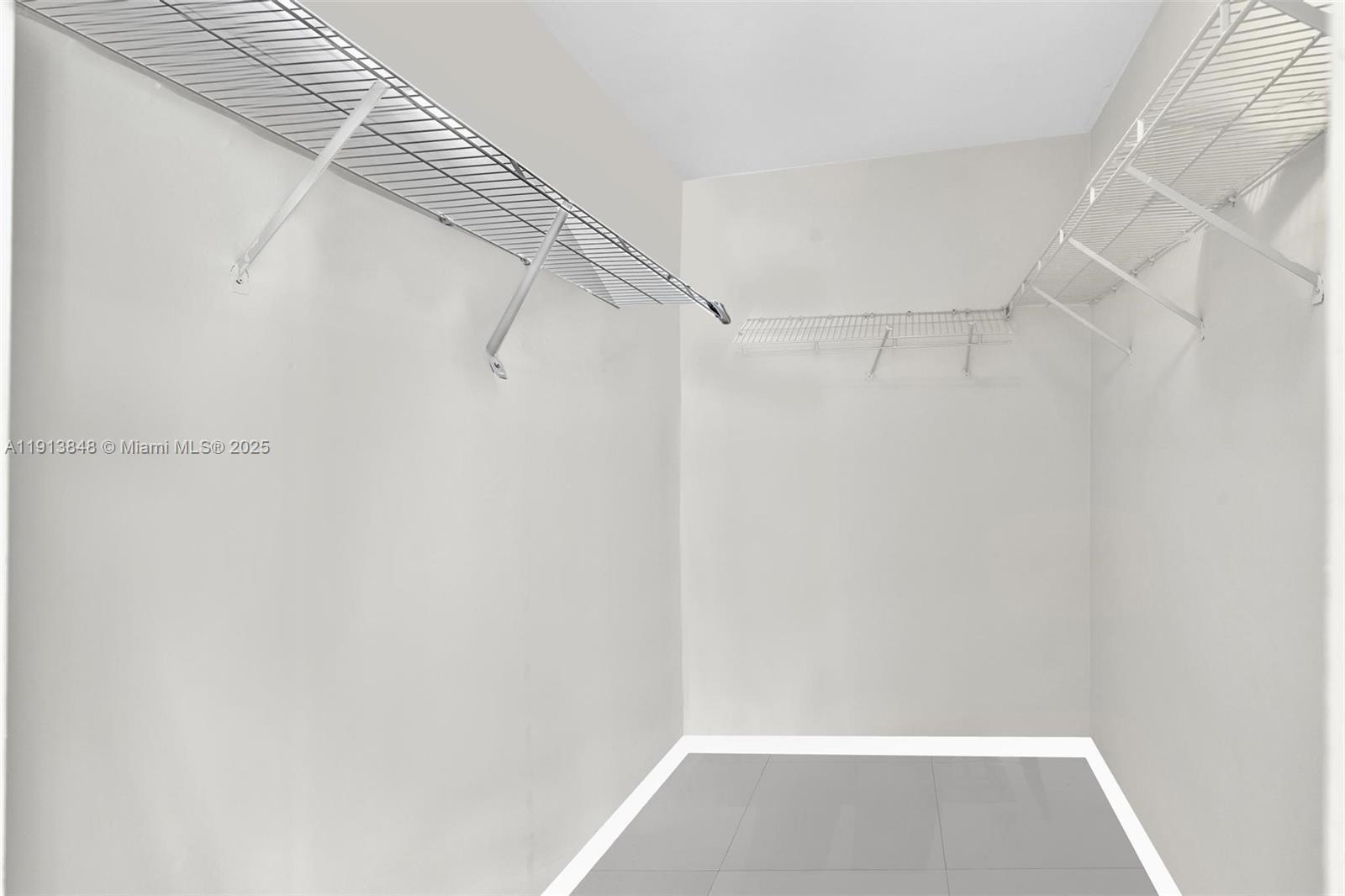 CARLISLE ON THE OCEAN CON - Residential Lease