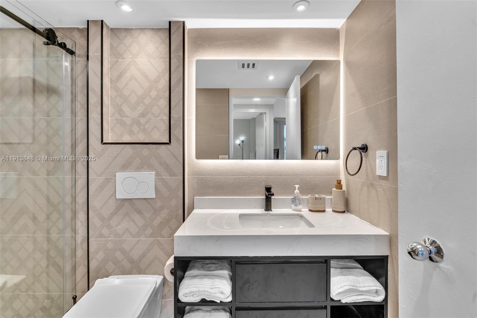 CARLISLE ON THE OCEAN CON - Residential Lease