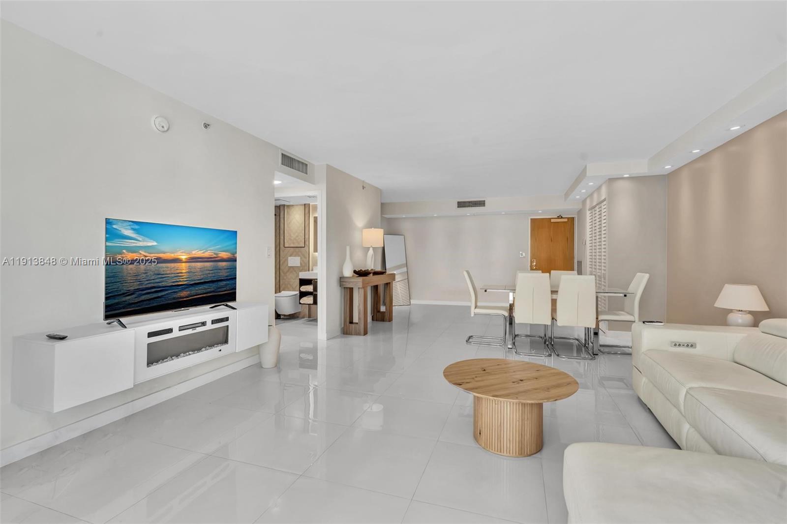 CARLISLE ON THE OCEAN CON - Residential Lease