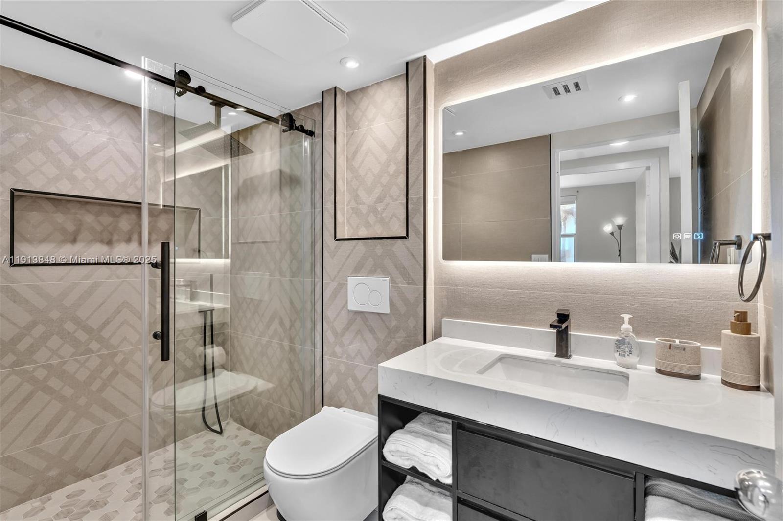 CARLISLE ON THE OCEAN CON - Residential Lease