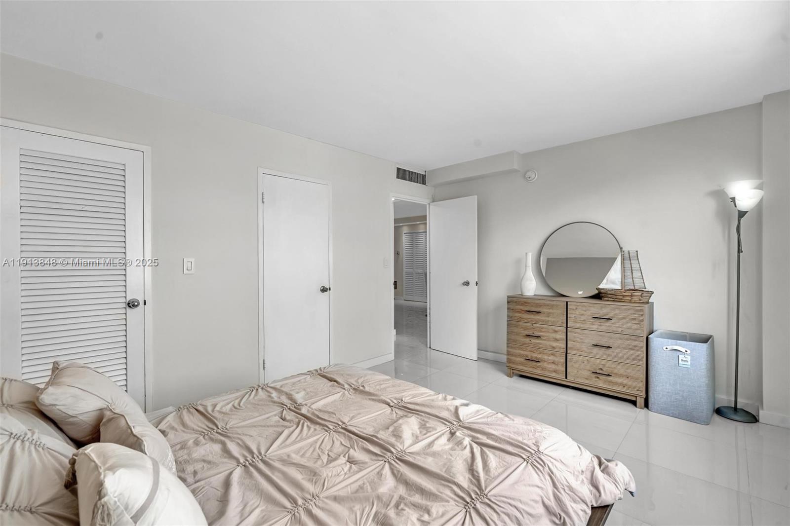 CARLISLE ON THE OCEAN CON - Residential Lease