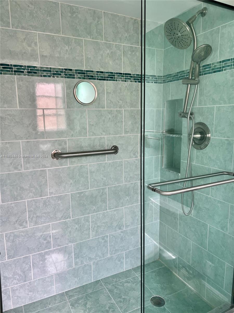 MEADOWBROOK TOWERS CONDO - Residential