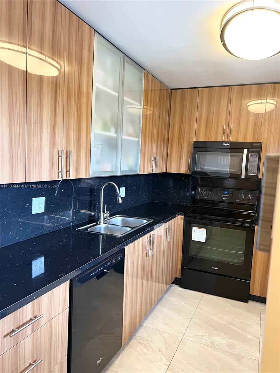 MEADOWBROOK TOWERS CONDO - Residential