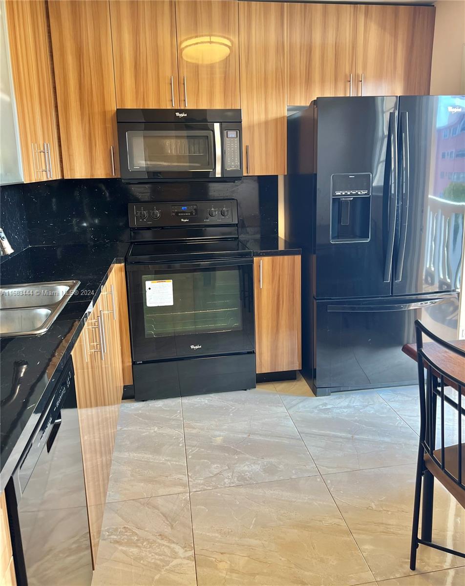 MEADOWBROOK TOWERS CONDO - Residential