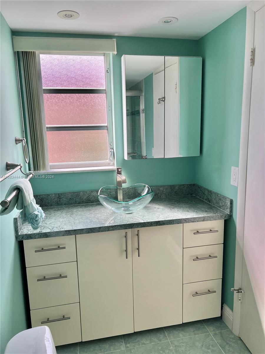 MEADOWBROOK TOWERS CONDO - Residential