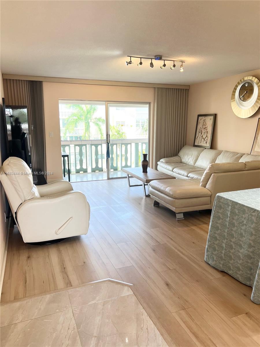 MEADOWBROOK TOWERS CONDO - Residential