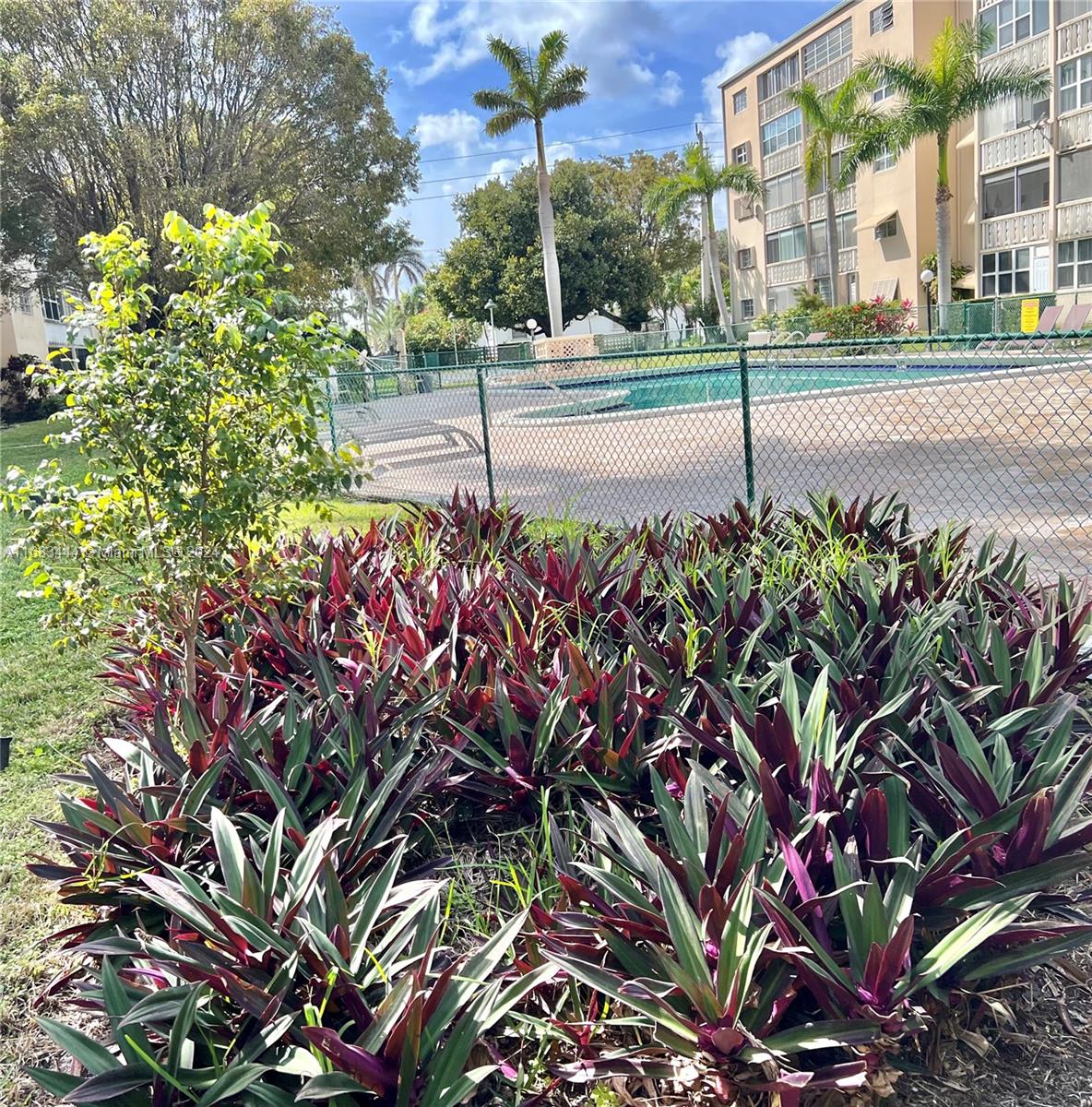 MEADOWBROOK TOWERS CONDO - Residential