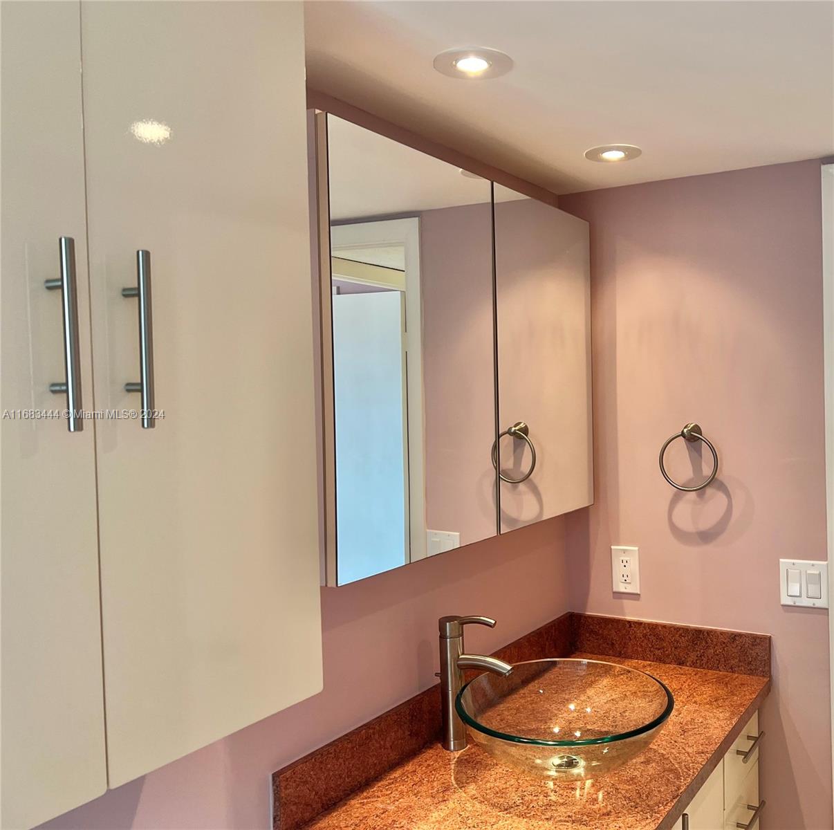 MEADOWBROOK TOWERS CONDO - Residential