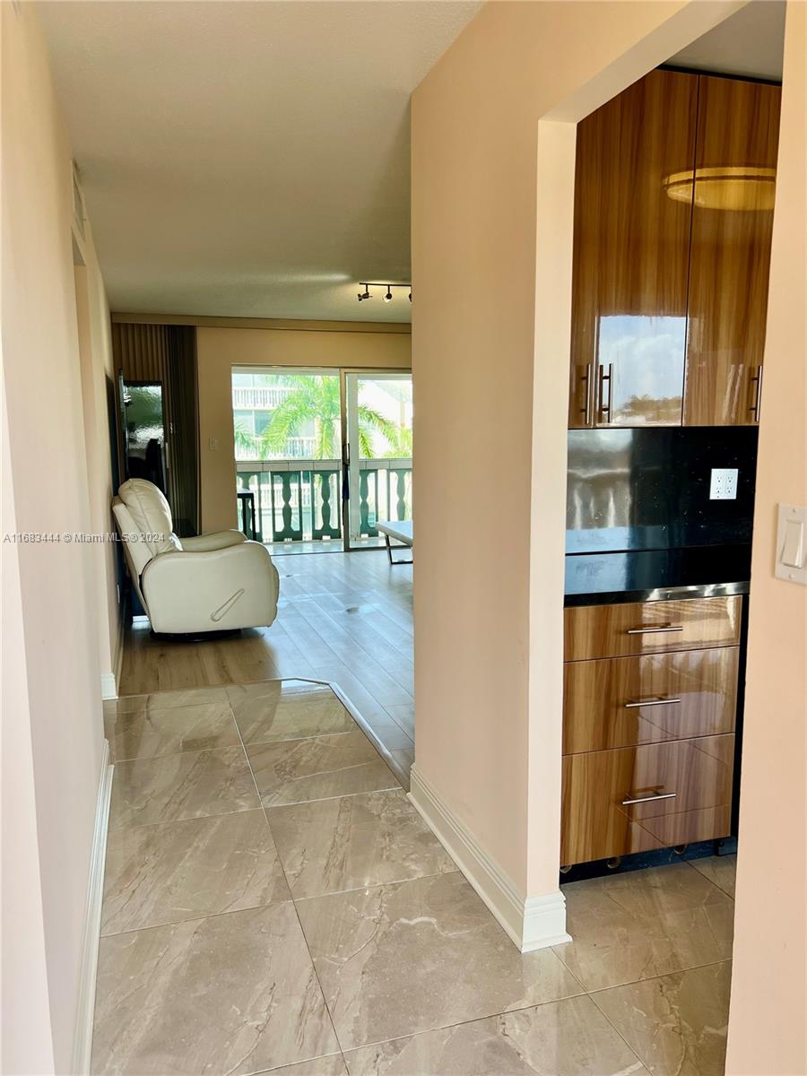 MEADOWBROOK TOWERS CONDO - Residential