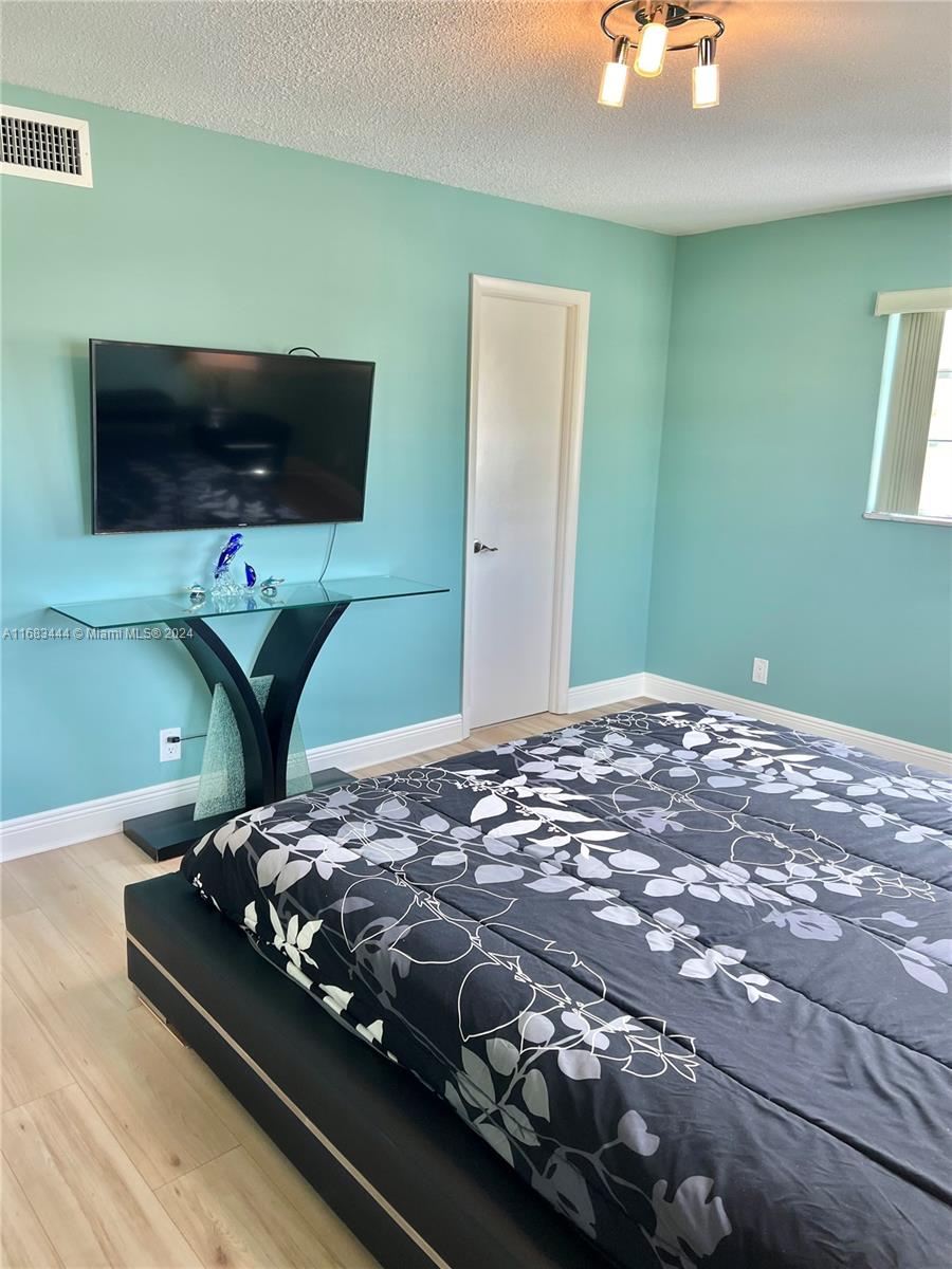 MEADOWBROOK TOWERS CONDO - Residential