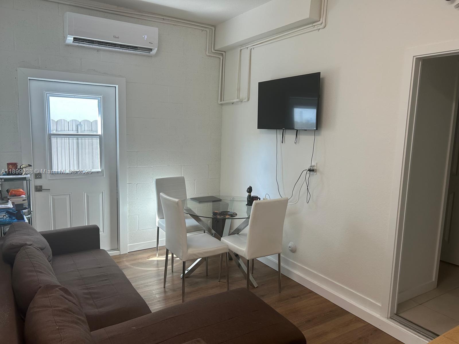 DIXIE HEIGHTS - Residential Lease