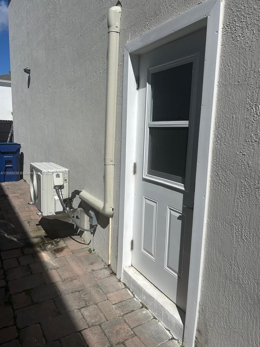 DIXIE HEIGHTS - Residential Lease