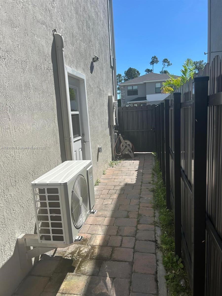 DIXIE HEIGHTS - Residential Lease