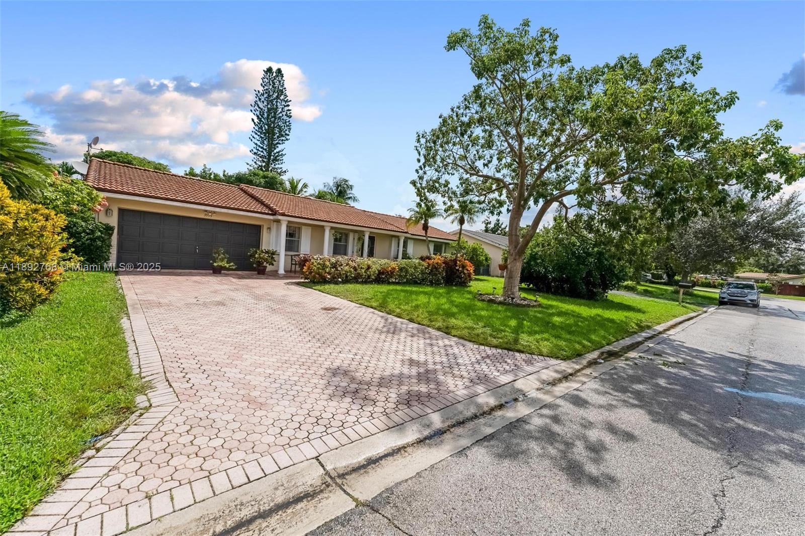 View photos, virtual tours, details... 3995 NW 105th Ave