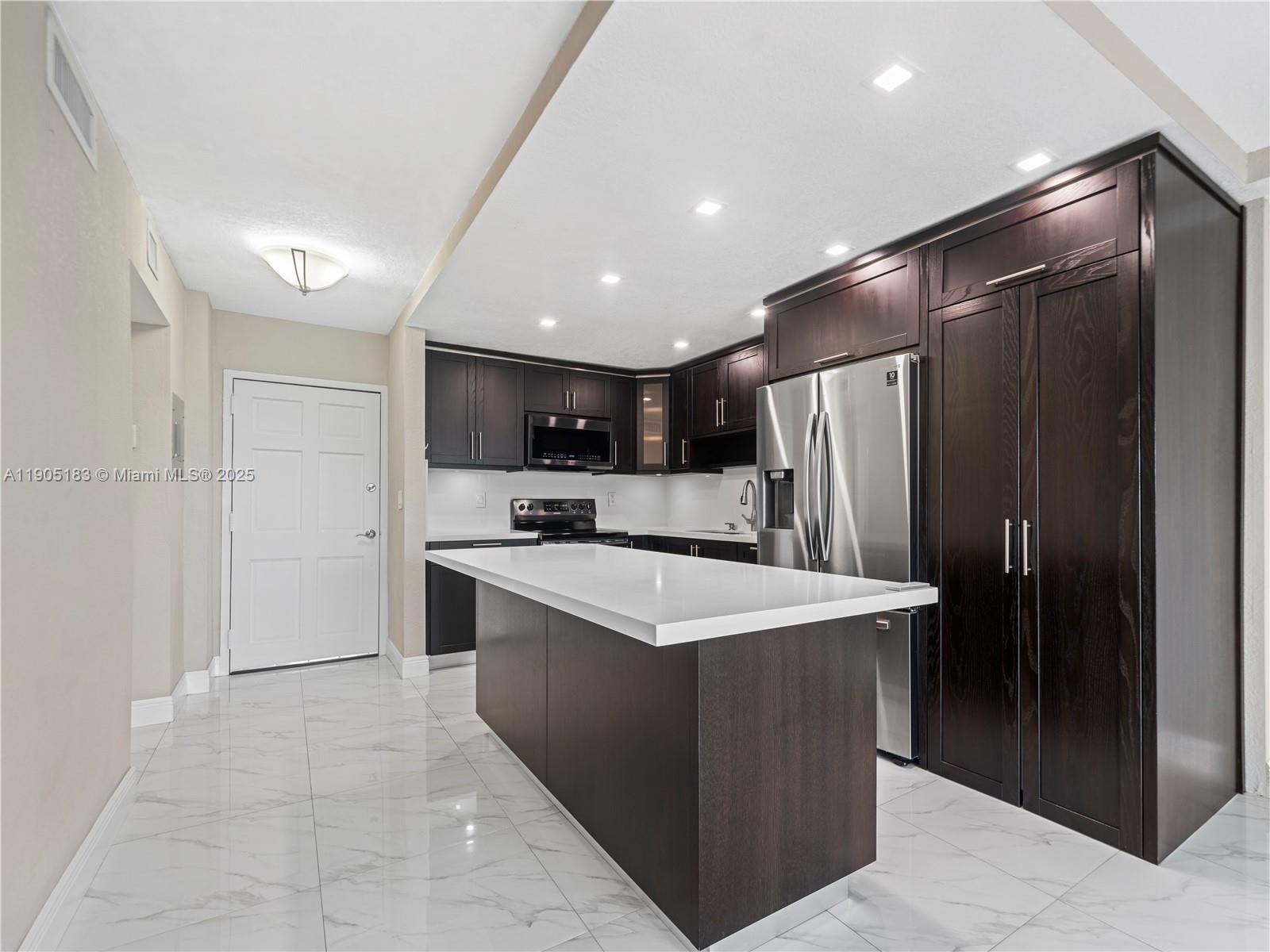 ISLA DEL MAR CONDO - Residential Lease