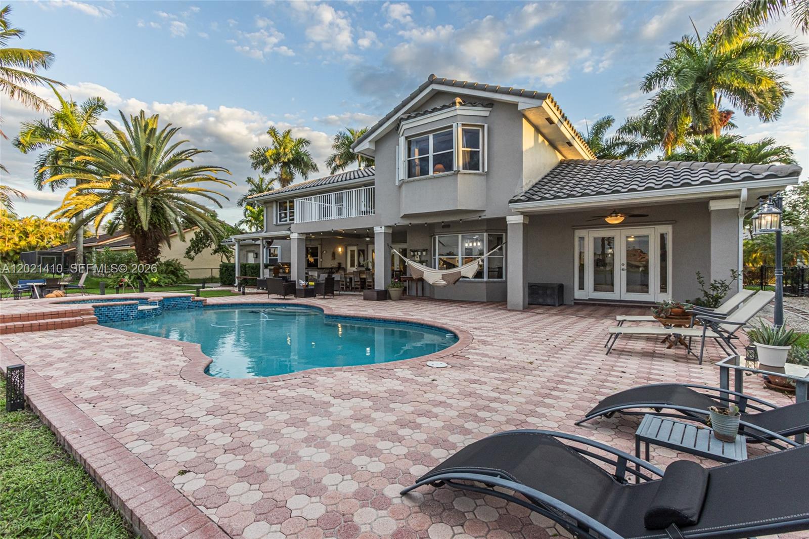 PASADENA AT CHAPEL TRAIL - Residential