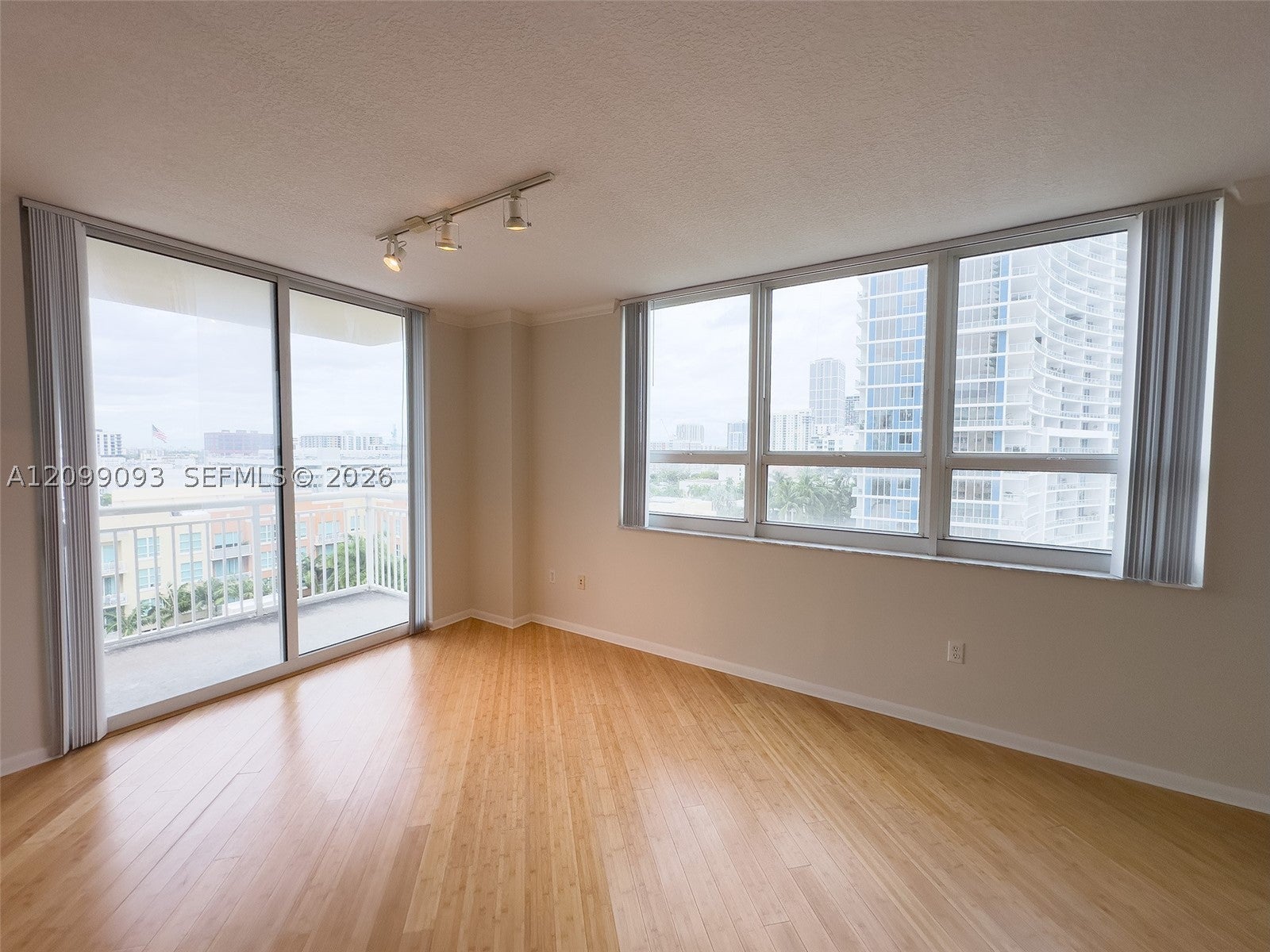 2000 N Bayshore Dr 1101
