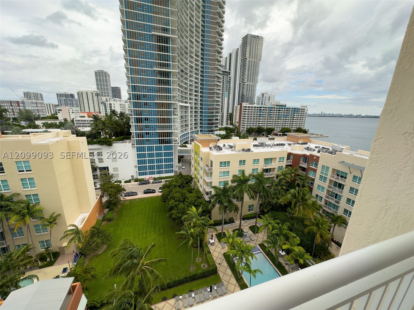 2000 N Bayshore Dr 1101