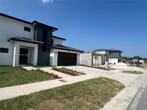 Single Family Residence in Miami FL 10938 180th Ter Ter.jpg