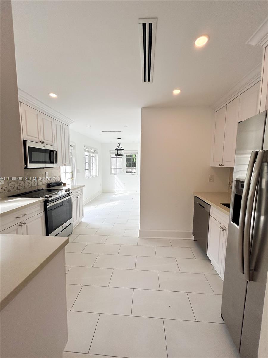 CORAL GAB SEC D REV PL - Residential Lease