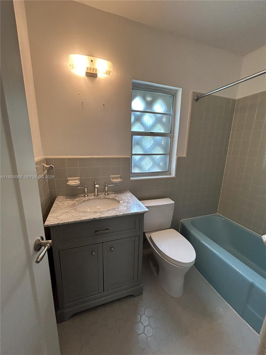 CORAL GAB SEC D REV PL - Residential Lease