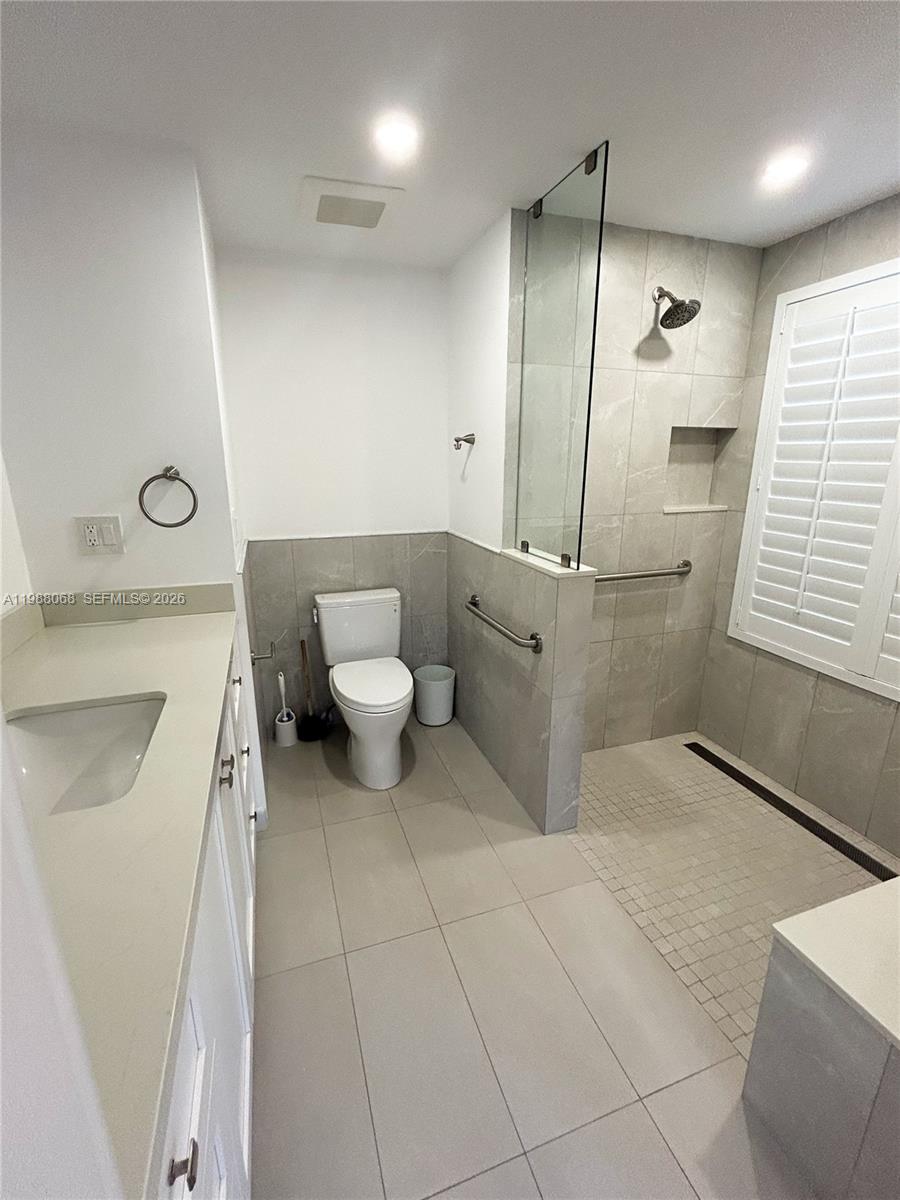 CORAL GAB SEC D REV PL - Residential Lease