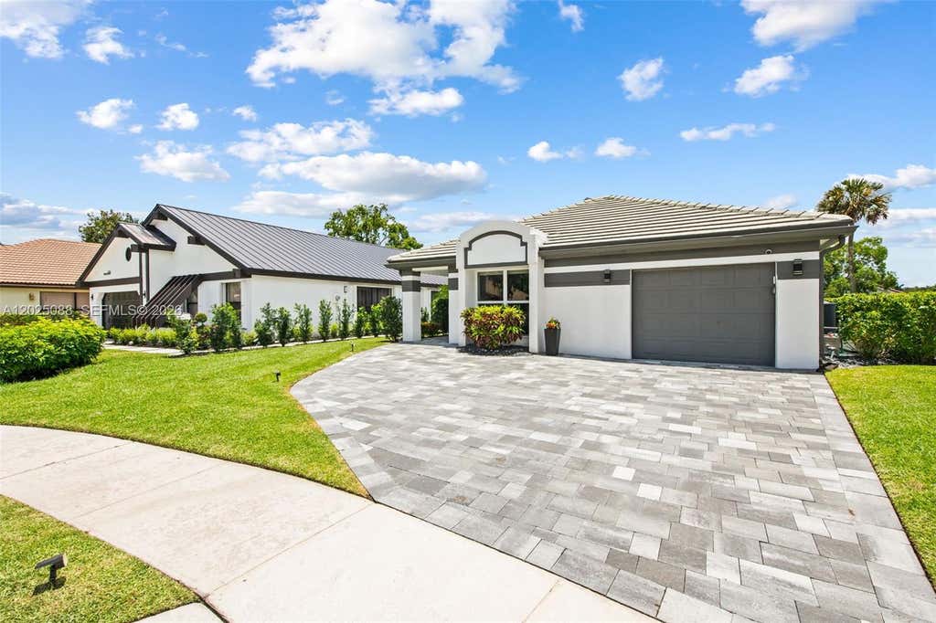 Photo of 11158 Highland Cir, Boca Raton, FL 33428 (MLS # A12025088)