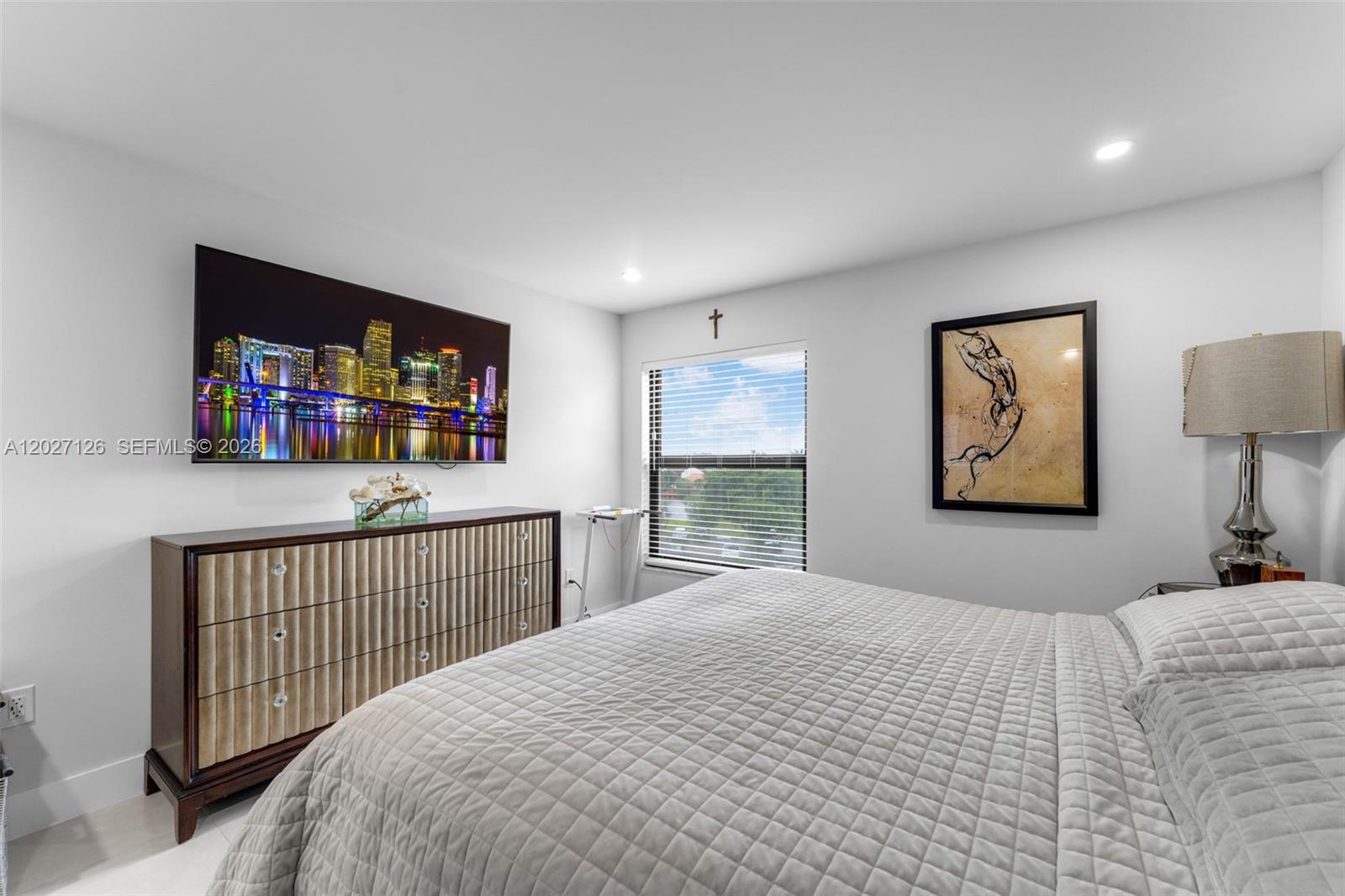 PENINSULA AT INTL GARDENS - Residential