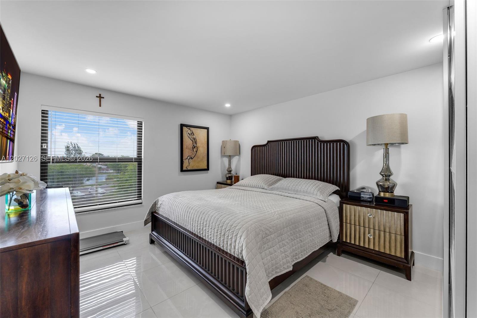 PENINSULA AT INTL GARDENS - Residential
