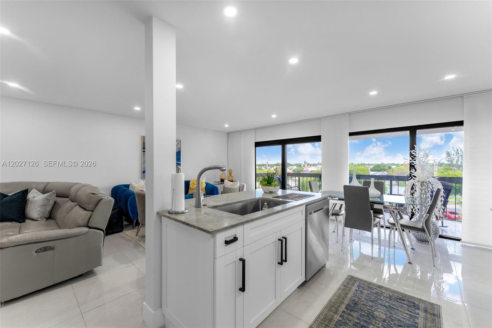PENINSULA AT INTL GARDENS - Residential