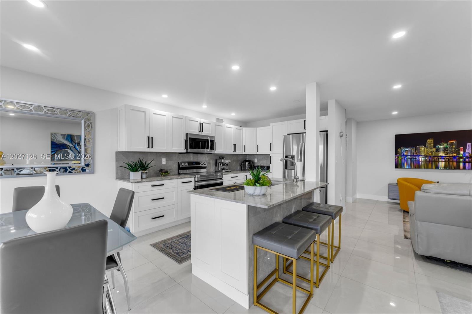 PENINSULA AT INTL GARDENS - Residential