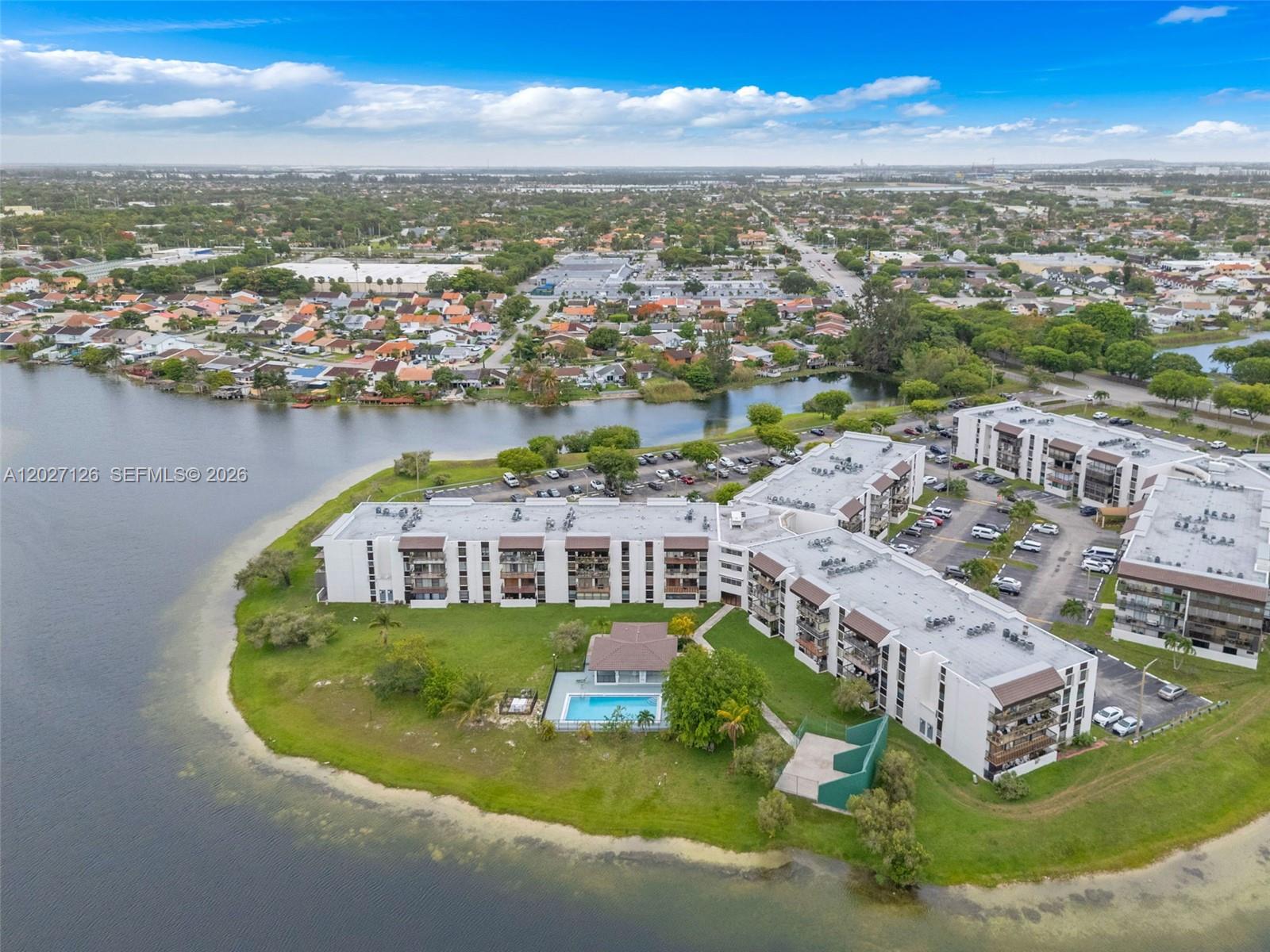 PENINSULA AT INTL GARDENS - Residential