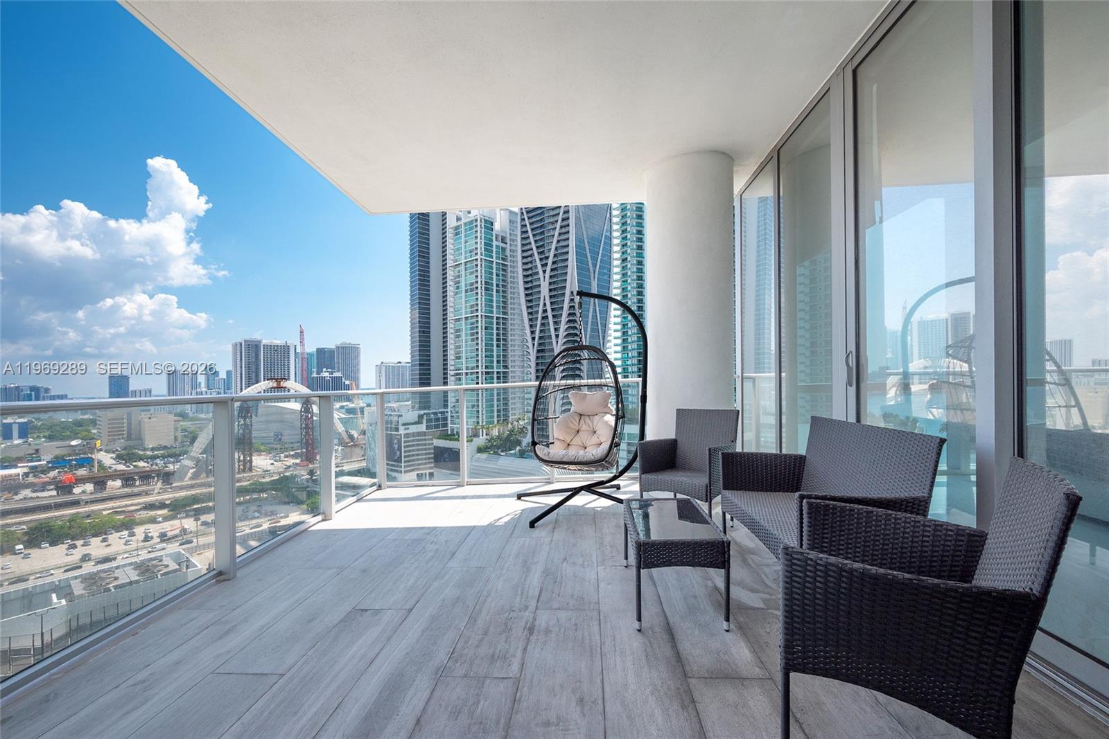 PARAMOUNT MIAMI WORLDCENTE - Residential Lease