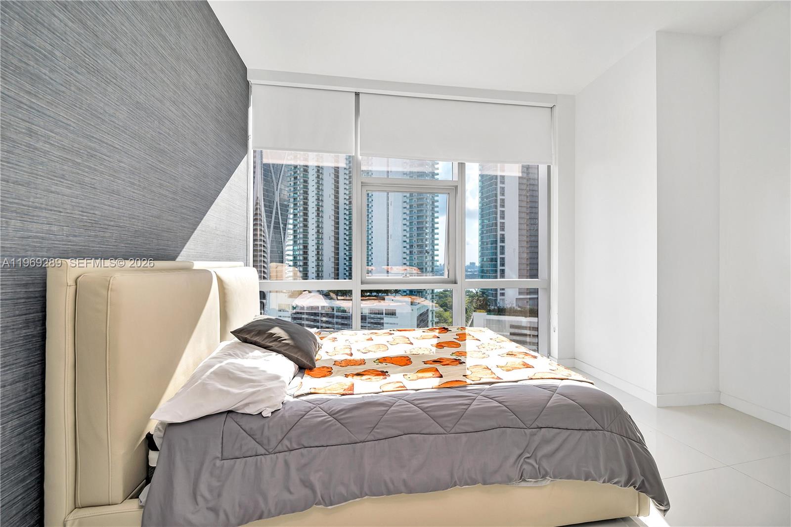 PARAMOUNT MIAMI WORLDCENTE - Residential Lease