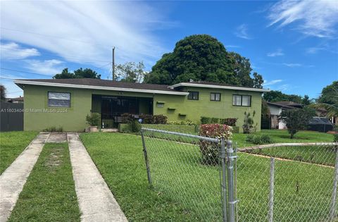 Single Family Residence in Miami Gardens FL 19035 8th Ave Ave.jpg