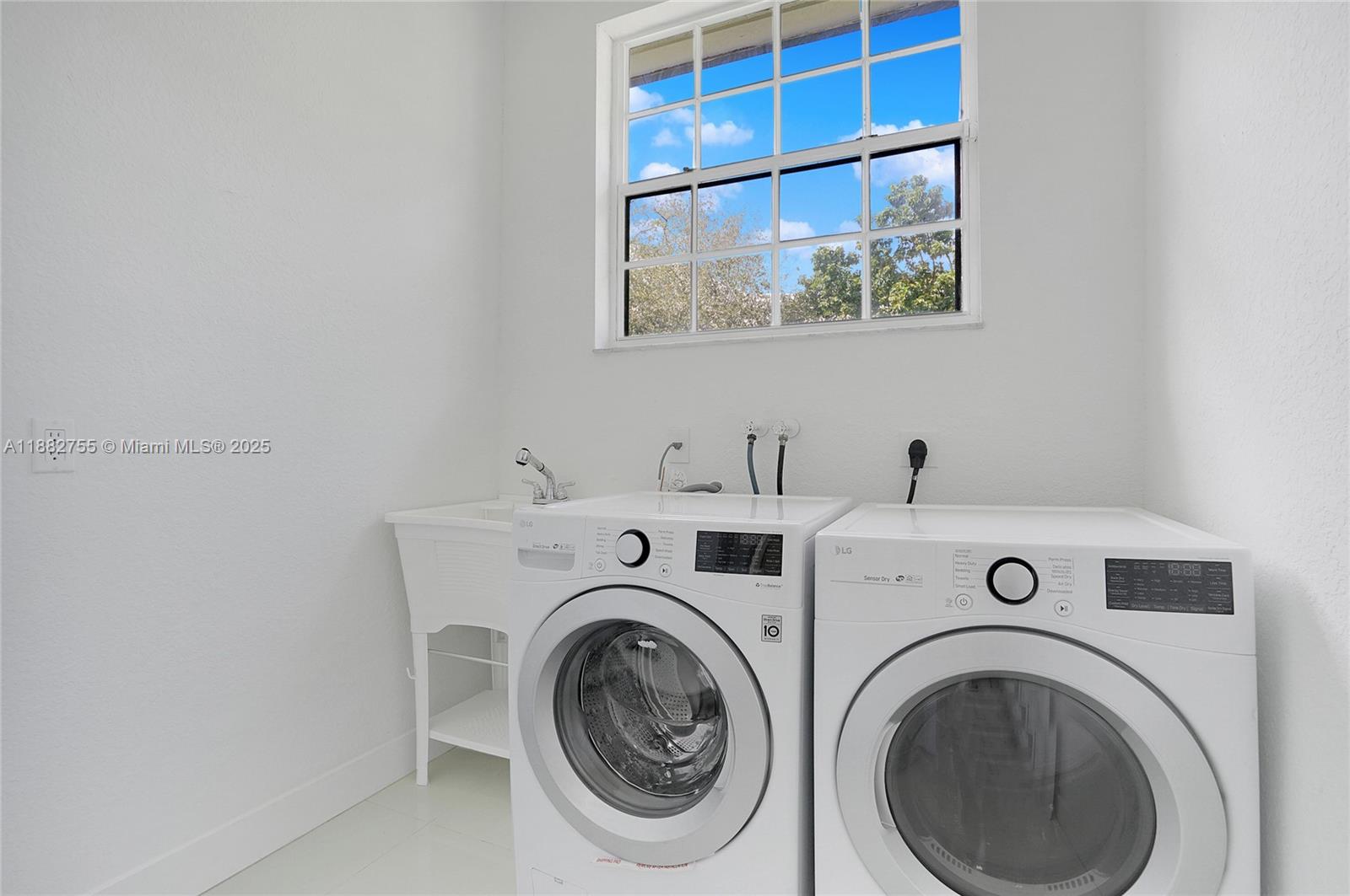 ALLISON ESTATES - Residential Lease