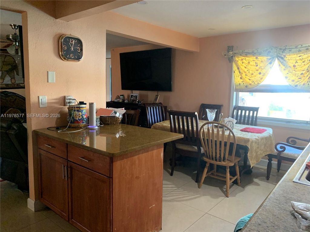 Photo of 7507 NW 41st St, Coral Springs, FL 33065 (MLS # A11978577)