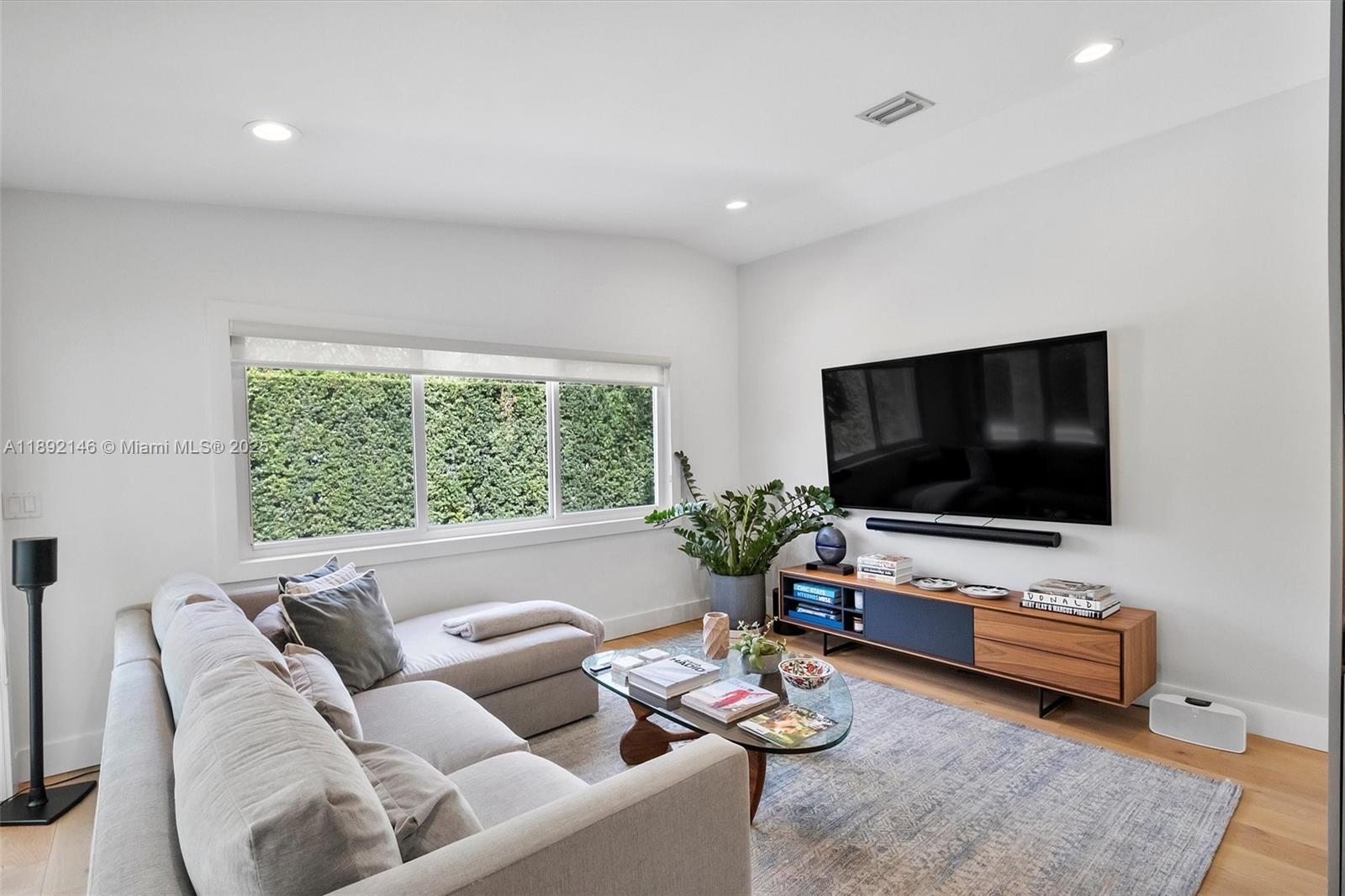 CORAL GABLES RIVIERA SEC - Residential Lease