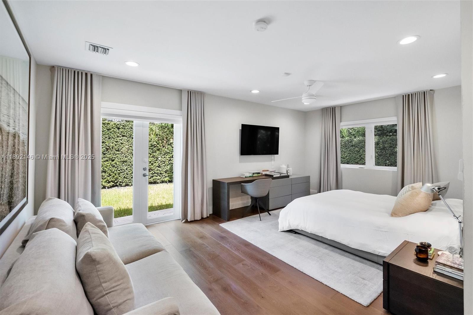 CORAL GABLES RIVIERA SEC - Residential Lease