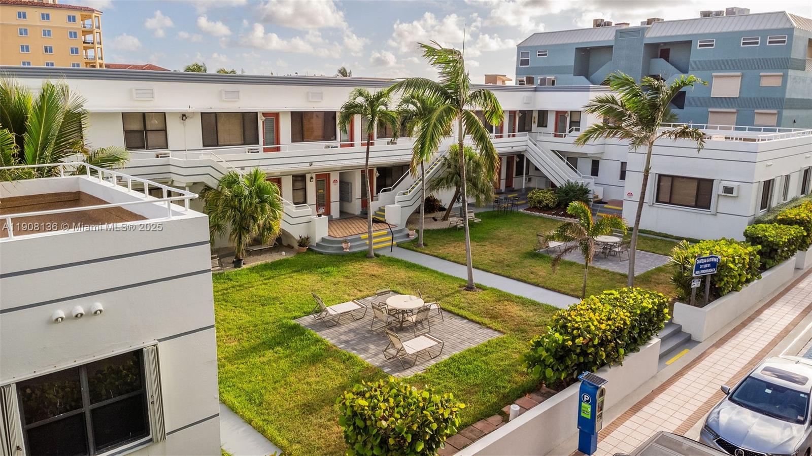 CHATEAU GARDENS CONDO - Residential