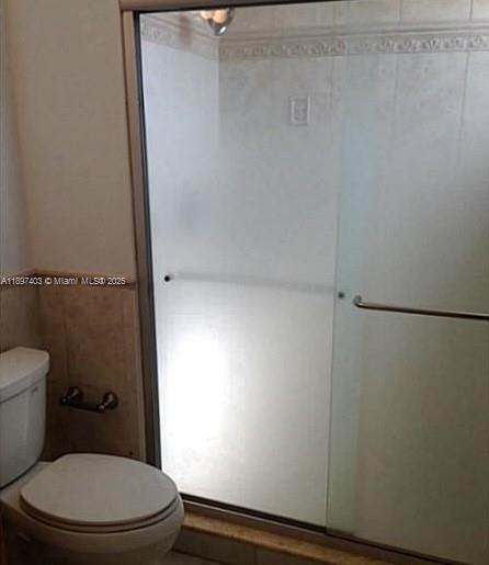 THE OAKVIEW CONDO NO 5 - Residential Lease
