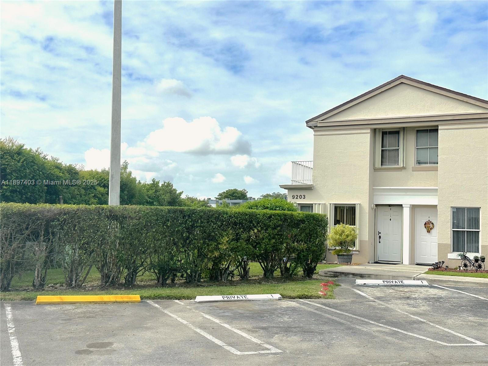 Opportunity in Fontainebleau! Spacious 2-story townhouse-condo featuring 2 bedrooms and 2.5 bathrooms with a private fenced patio and beautiful lake views. The first floor offers tiled flooring throughout, a separate dining and living area, kitchen with full-size washer and dryer, and a convenient half bath. Upstairs you’ll find two bedrooms, each with its own bathroom — the master suite enjoys relaxing lake views. The unit includes two assigned parking spaces. Prime location just minutes from Miami International Airport, Doral, major highways, excellent schools, shopping, and dining. Available for rent now!