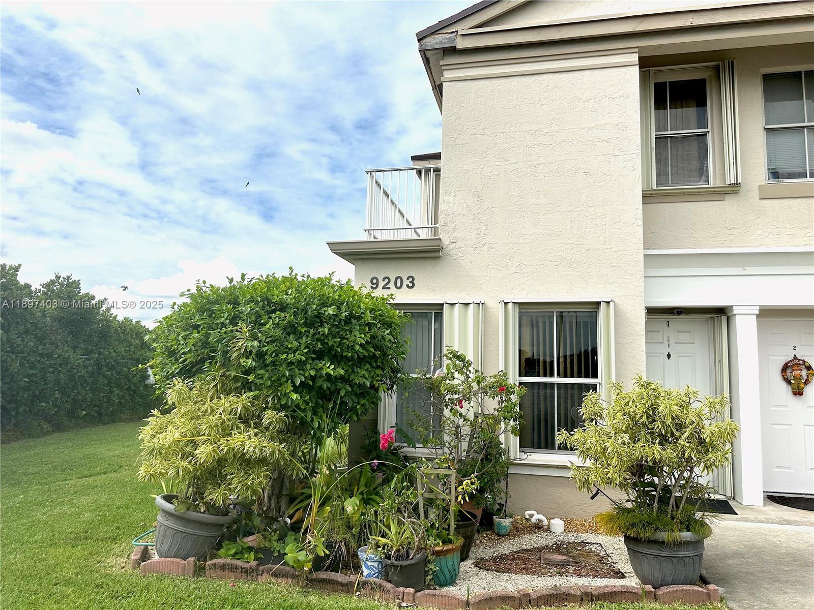 THE OAKVIEW CONDO NO 5 - Residential Lease