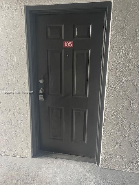 GREAT INVESTMENT OPPORTUNITY OR FIRST TIME BUYER! COZY AND SPACIOUS 2 BED 1 BATH IN ST ANDREWS PALM BEACH CONDOMINIUM, THE COMMUNITY OFFERS 3 POOLS, 2 FITNESS CENTERS,KID'S PLAY GROUND, PICNIC AREAS, CLUB HOUSE AND A LAUNDRY ROOM IN THE APARTMENT COMPLEX.