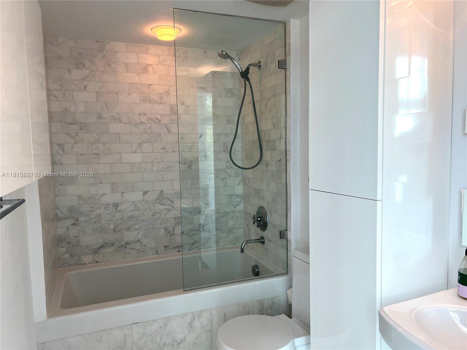 THE JEFFERSON CONDO - Residential Lease