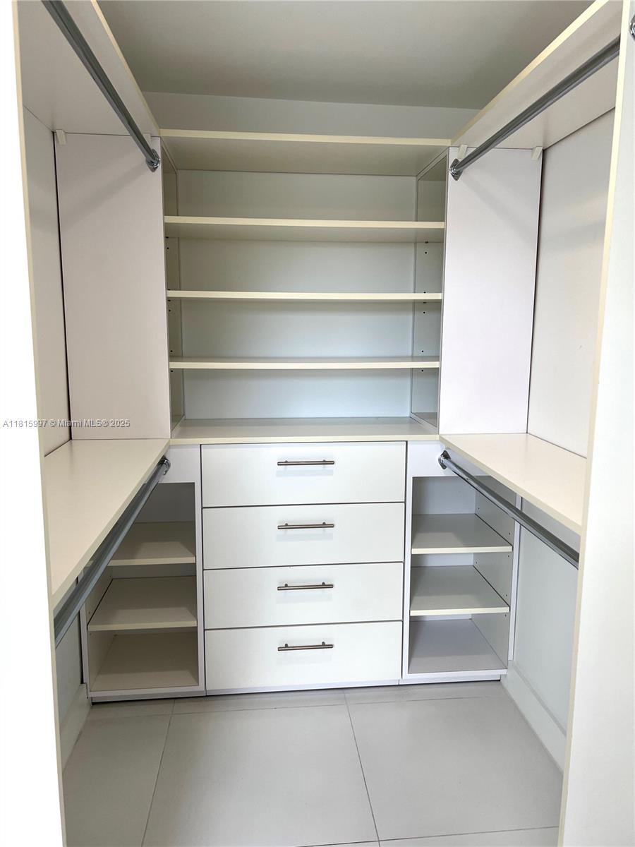 THE JEFFERSON CONDO - Residential Lease