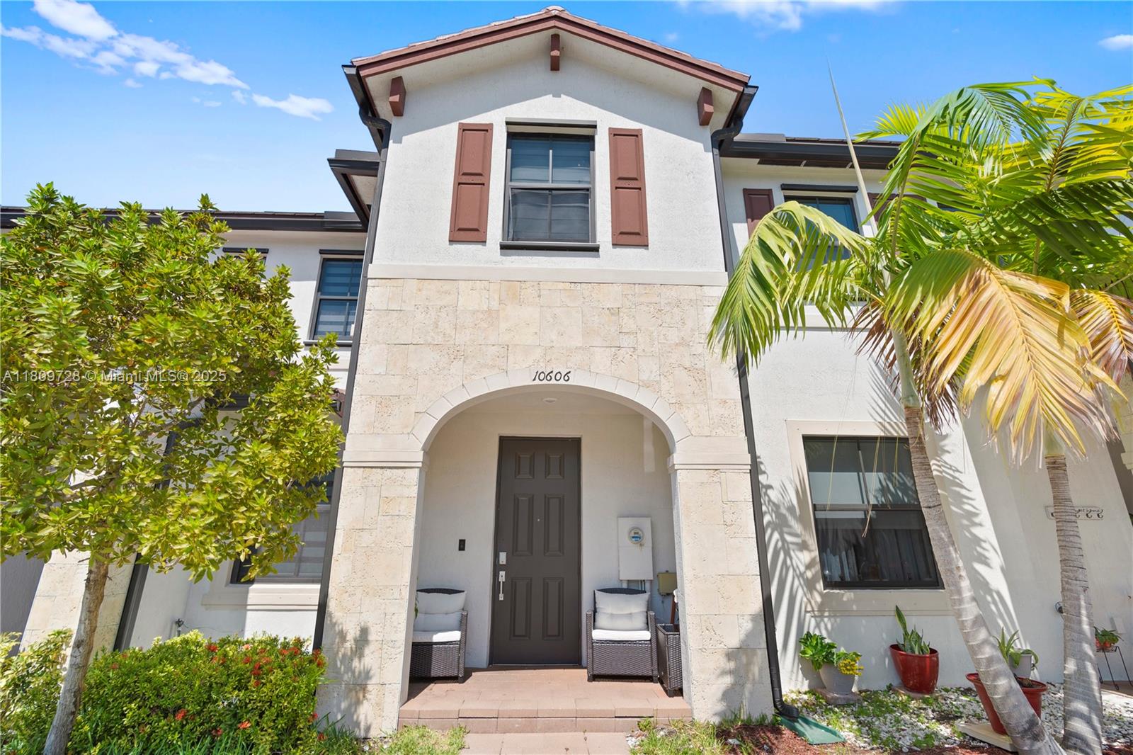 Property for Sale at 10606 32 Ln, Hialeah, Miami-Dade County, Florida - Bedrooms: 3 
Bathrooms: 3  - $515,000