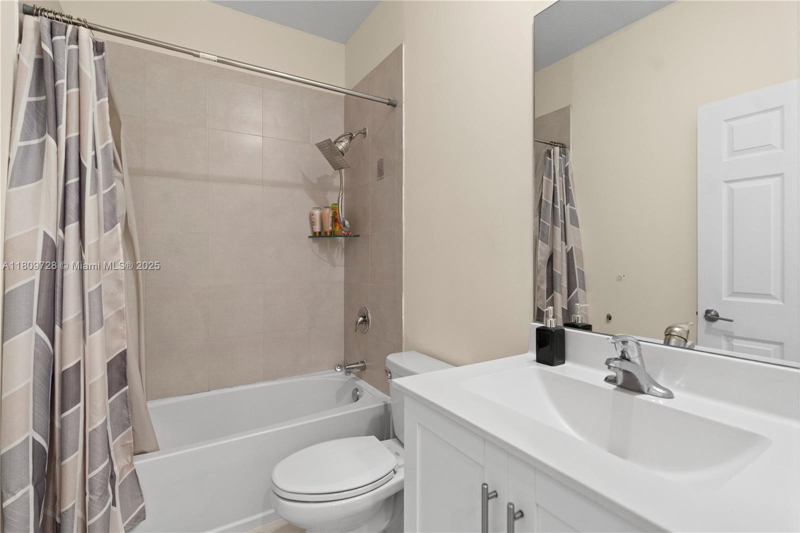 AQUABELLA - Residential