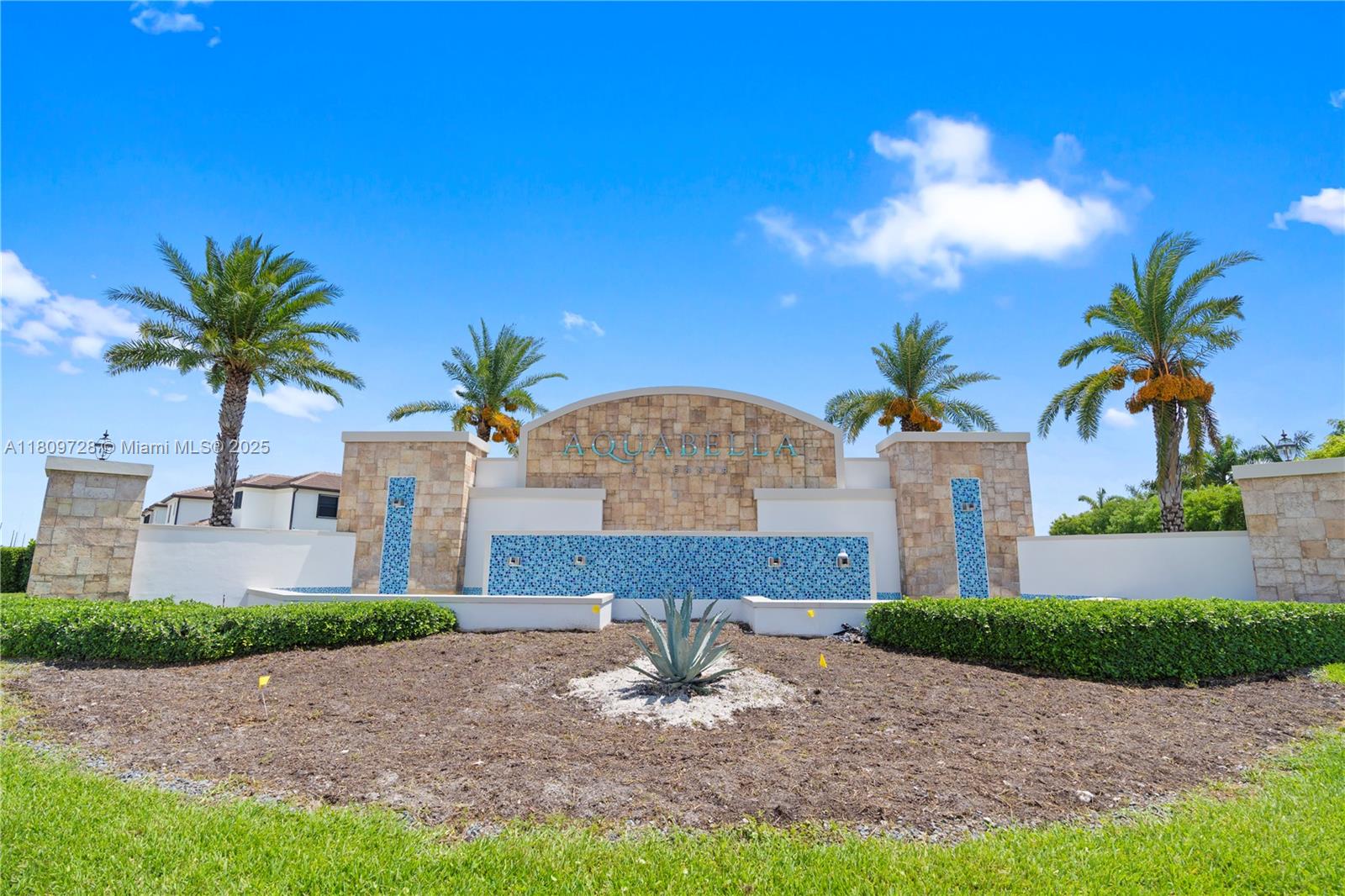 AQUABELLA - Residential